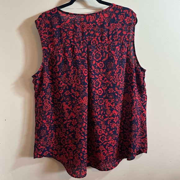 NWOT Terra & Sky Navy Blue & Red Floral Tank Top - Picture 2 of 4